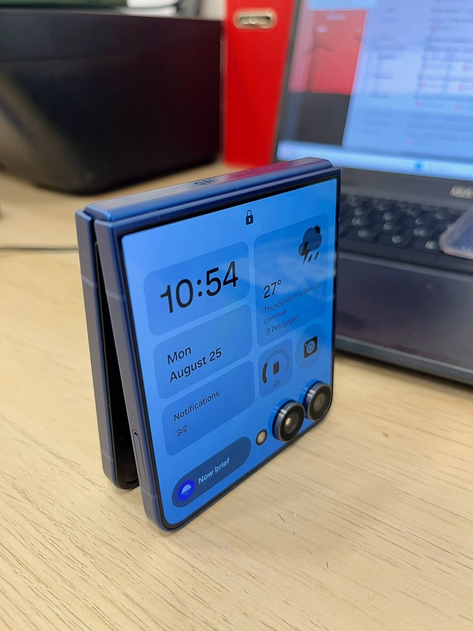 Review dari cliefbenyal