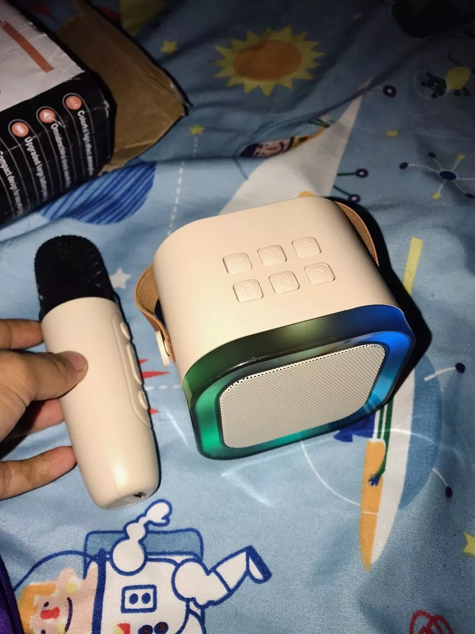 Penggunaan DGC Mini Karaoke Speaker untuk Acara Santai Keluarga dan Arisan