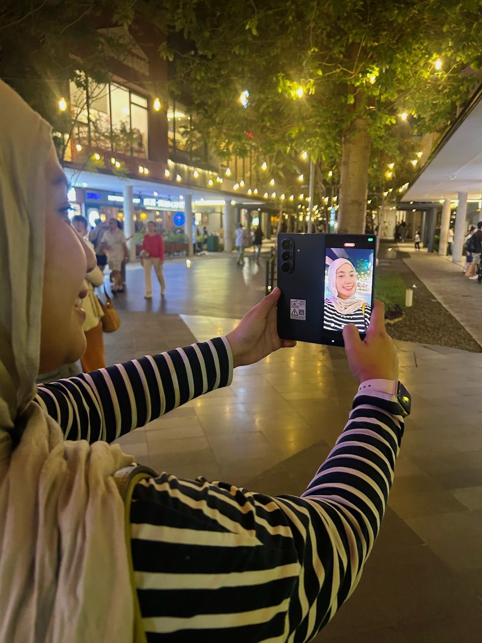 Review dari fannisaaaaa