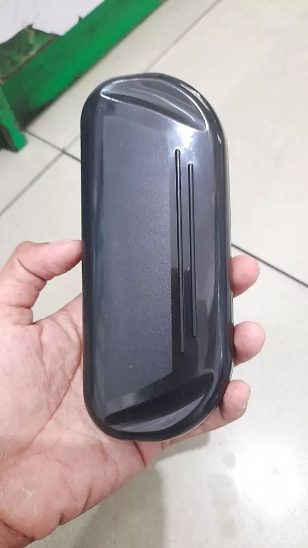 Tampilan luar wadah box kacamata hardcase plastik kokoh