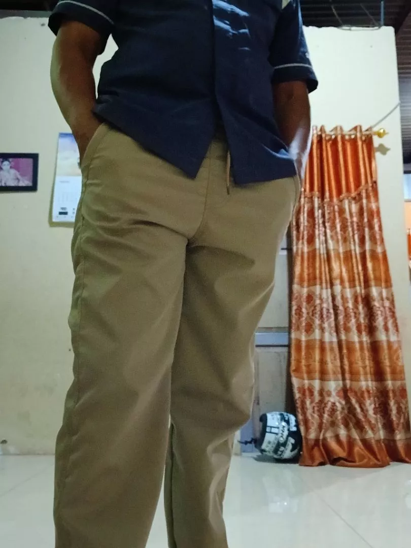 Inspirasi Gaya Kasual Elegan dengan Celana Chino
