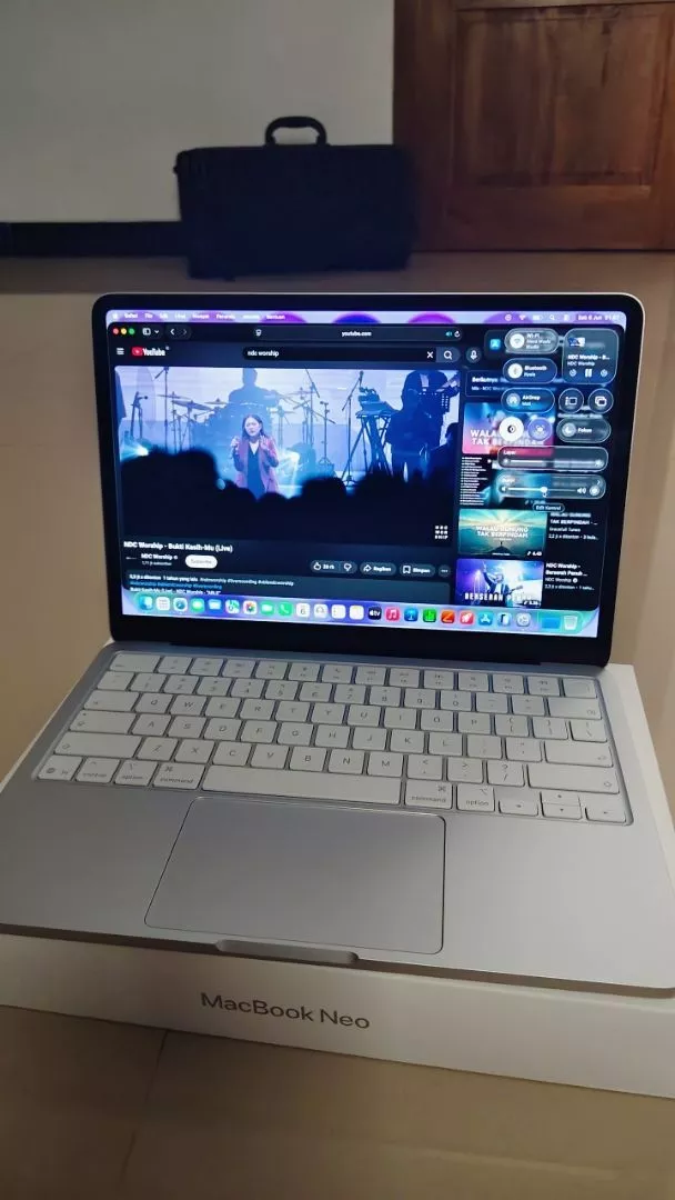 Desain Elegan Aluminium Unibody Apple MacBook