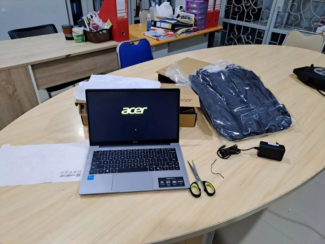 Layar 14 Inci Full HD Acer Aspire Lite 14