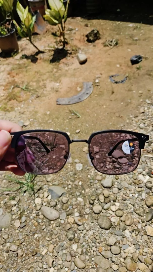 Detail sambungan bingkai atas logam paduan dan lensa transisi photochromic Geostar