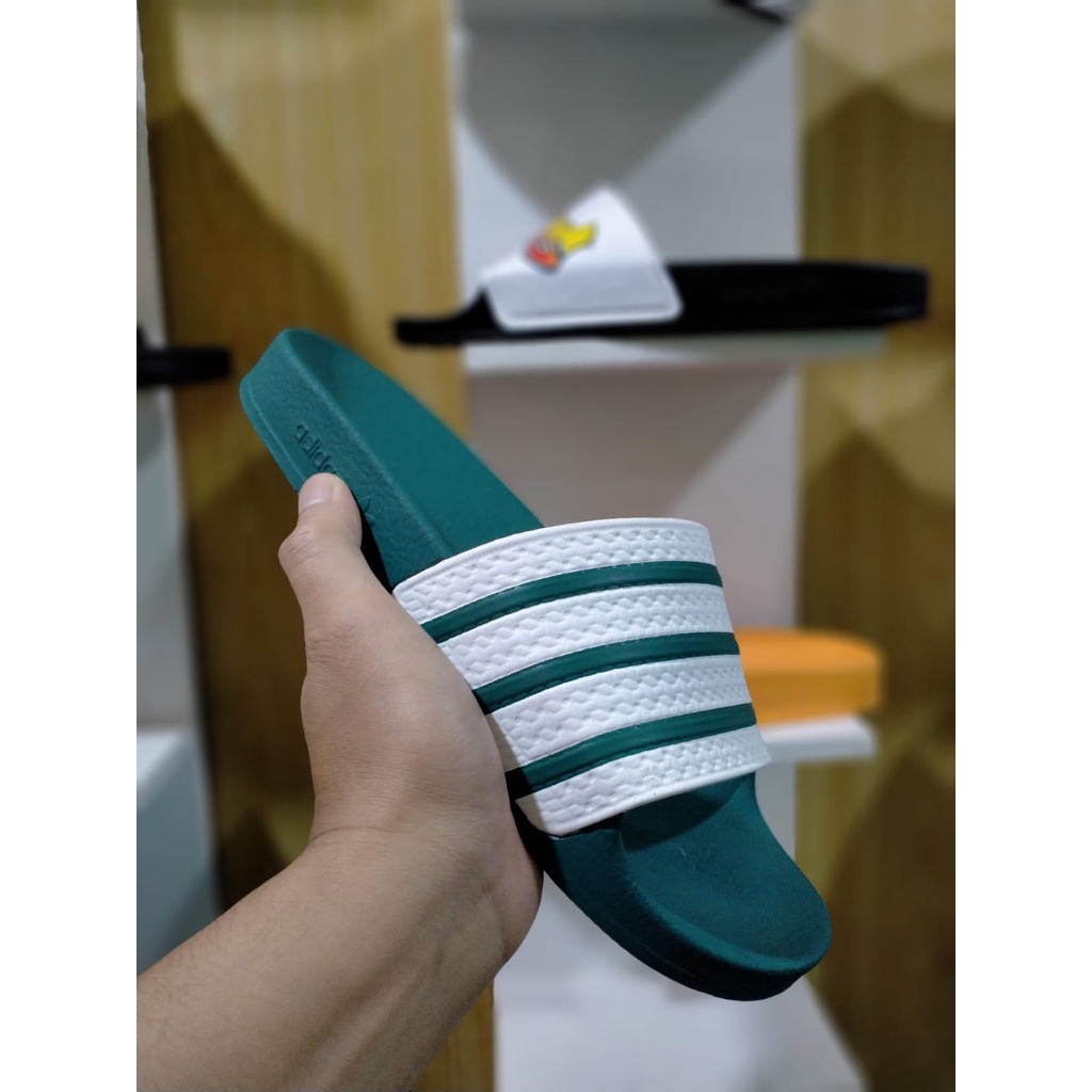 Adidas adilette terbaru hotsell