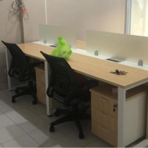 Jual Meja Kerja Partisi 4 Orang Meja kantor 4 Staff UNO New Modern UOD