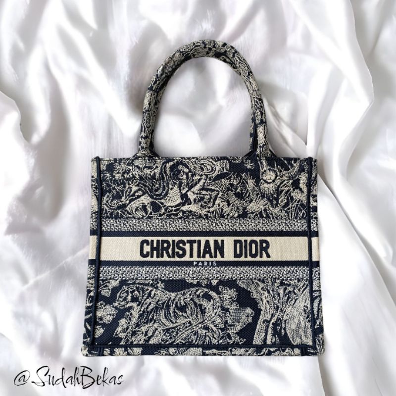 Jual Christian Dior Book Tote Blue Toile de Jouy Reverse Embroidery