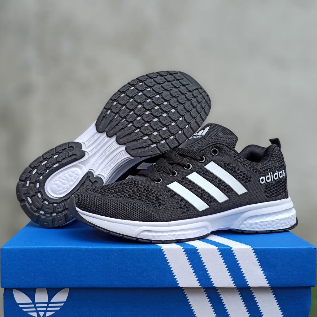 Foto sepatu running outlet adidas terbaru