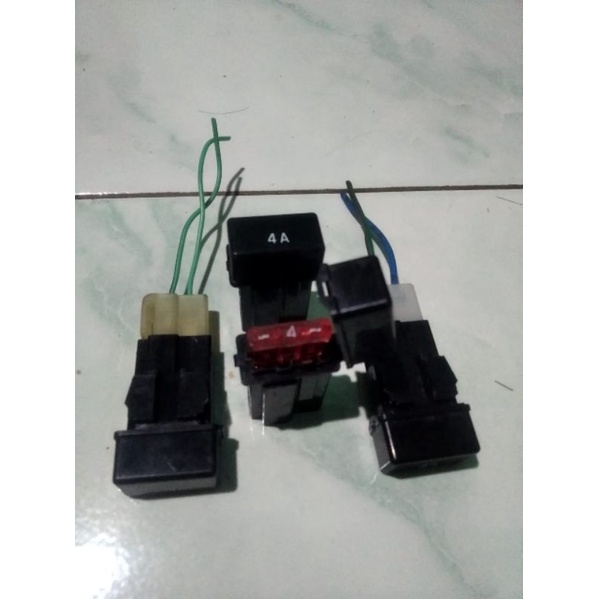 Jual Fuse Box Rumah Sekring Tancap Dan Soket Mobil Motor Original Shopee Indonesia