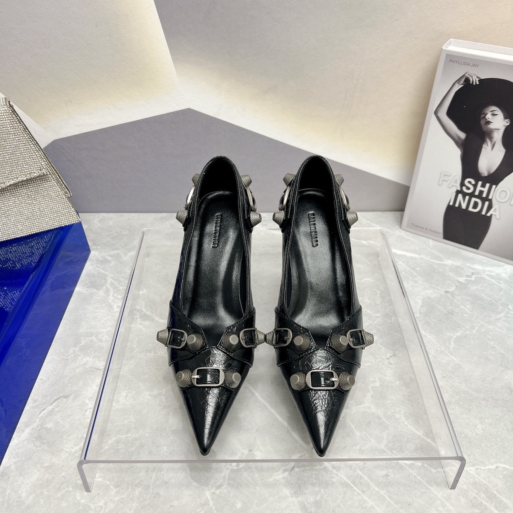 balenciaga pointy shoes