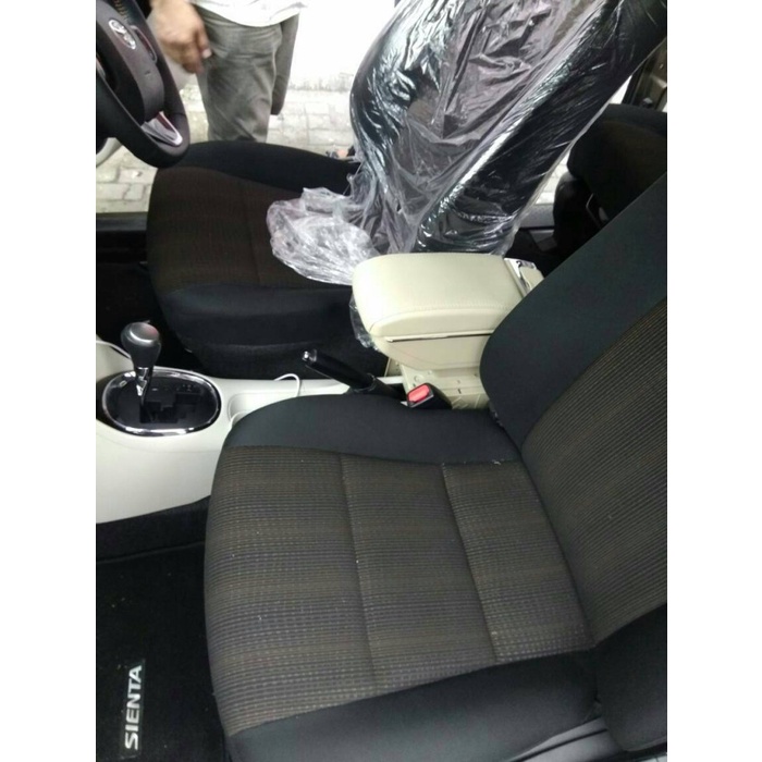 Armrest Console Box untuk Toyota Sienta: Kenyamanan dan Fungsionalitas yang Terintegrasi