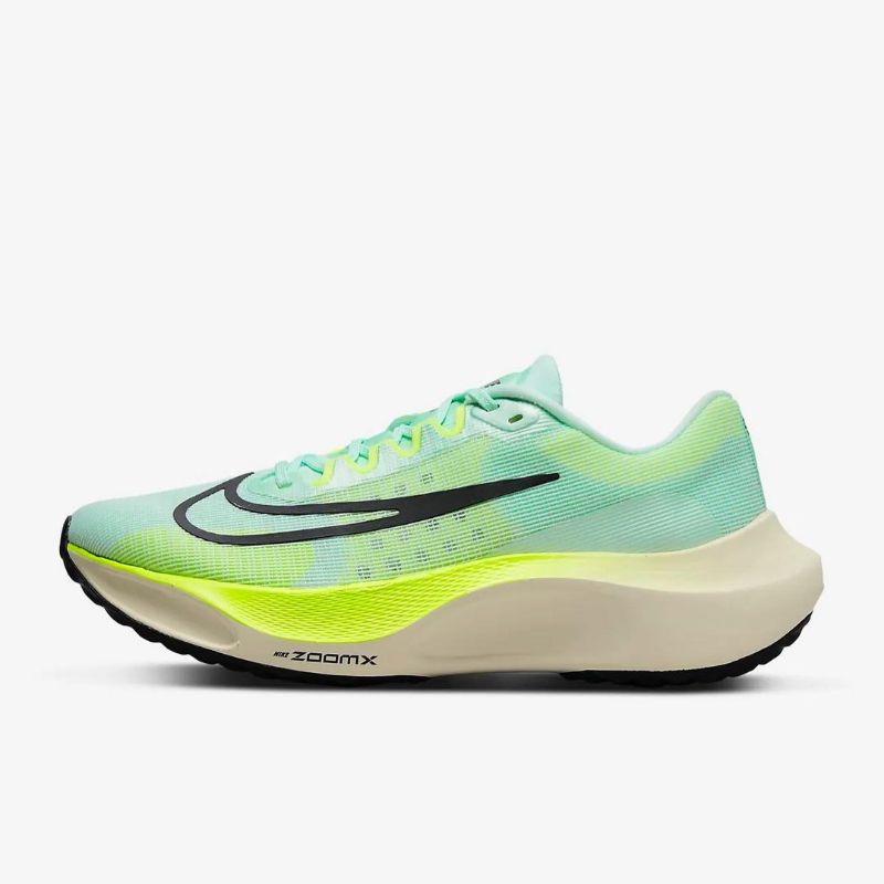 Sepatu running outlet nike zoom