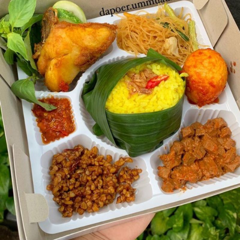 Jual Siap Saji - Paket Nasi Kuning Box Komplit - Nasi Kuning Ayam ...