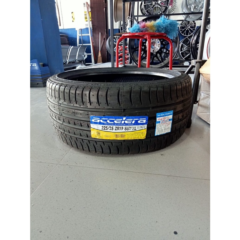 Jual BAN MOBIL TUBLES UKURAN 225 35 R19 ACCELERA PHI R BAN BMW MERCY ...