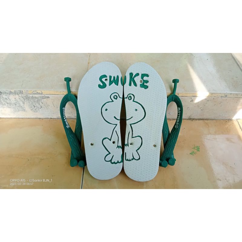 Jual Sandal ukir swallow motif Swike | Shopee Indonesia