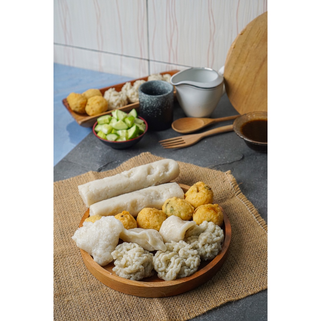 Jual Pempek WK LENJER Besar Palembang Asli isi 5pcs 1kg (dikirim vacuum ...