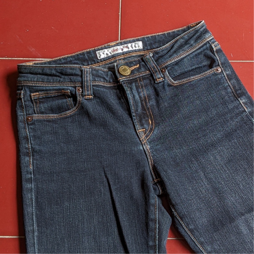 Jual CELANA JEANS UNIQLO SKINNY STRAIGHT HITAM ORIGINAL UNIQLO SKINNY