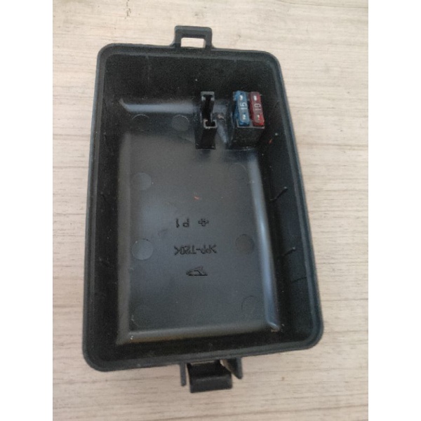 Jual ttp box sekring dpn original Daihatsu taruna caburator | Shopee ...