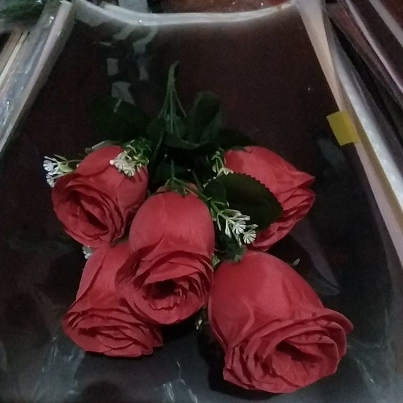 Jual Bunga Mawar Kuncup Jumbo 6 kuntum/ Bunga Buket/Bunga Artifisial ...