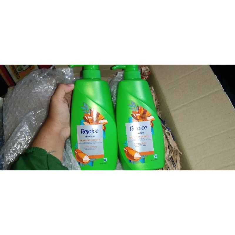 Jual Rejoice Shampoo Rich Soft Smooth 600ml Shopee Indonesia 7351