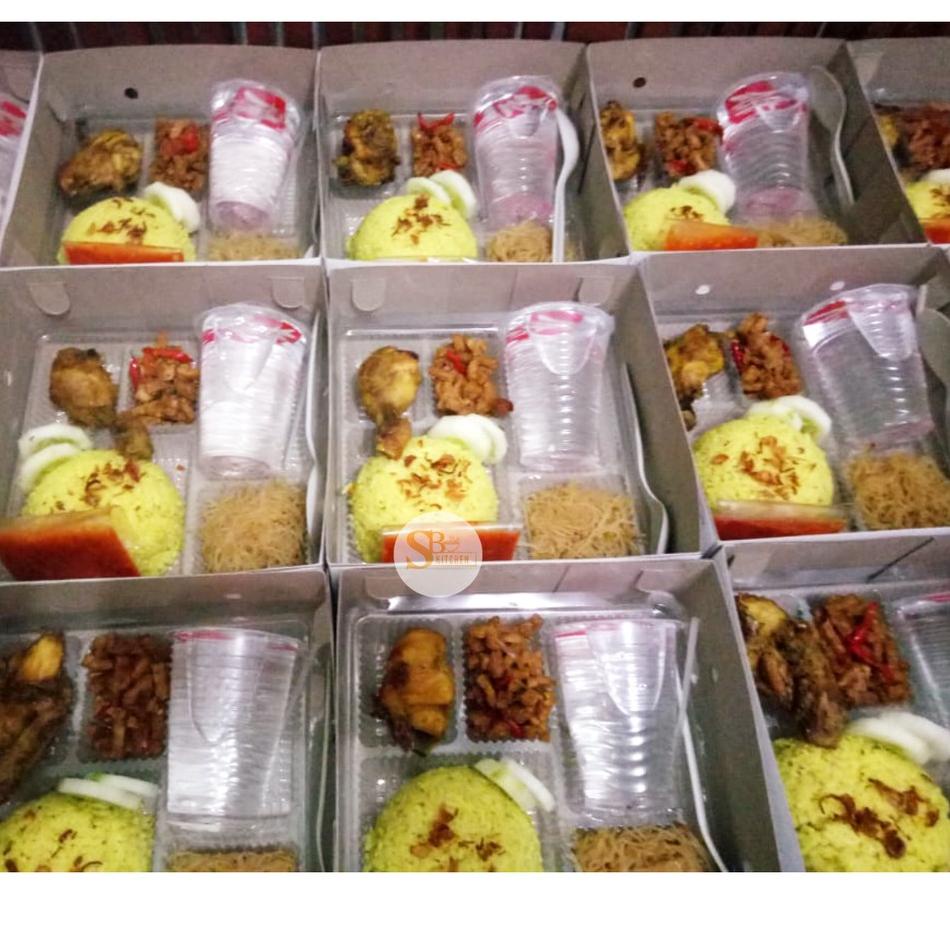 Jual ORIGINAL% PAKET NASI KUNING KOTAK MURAH PLUS AIR MINERAL | Shopee ...