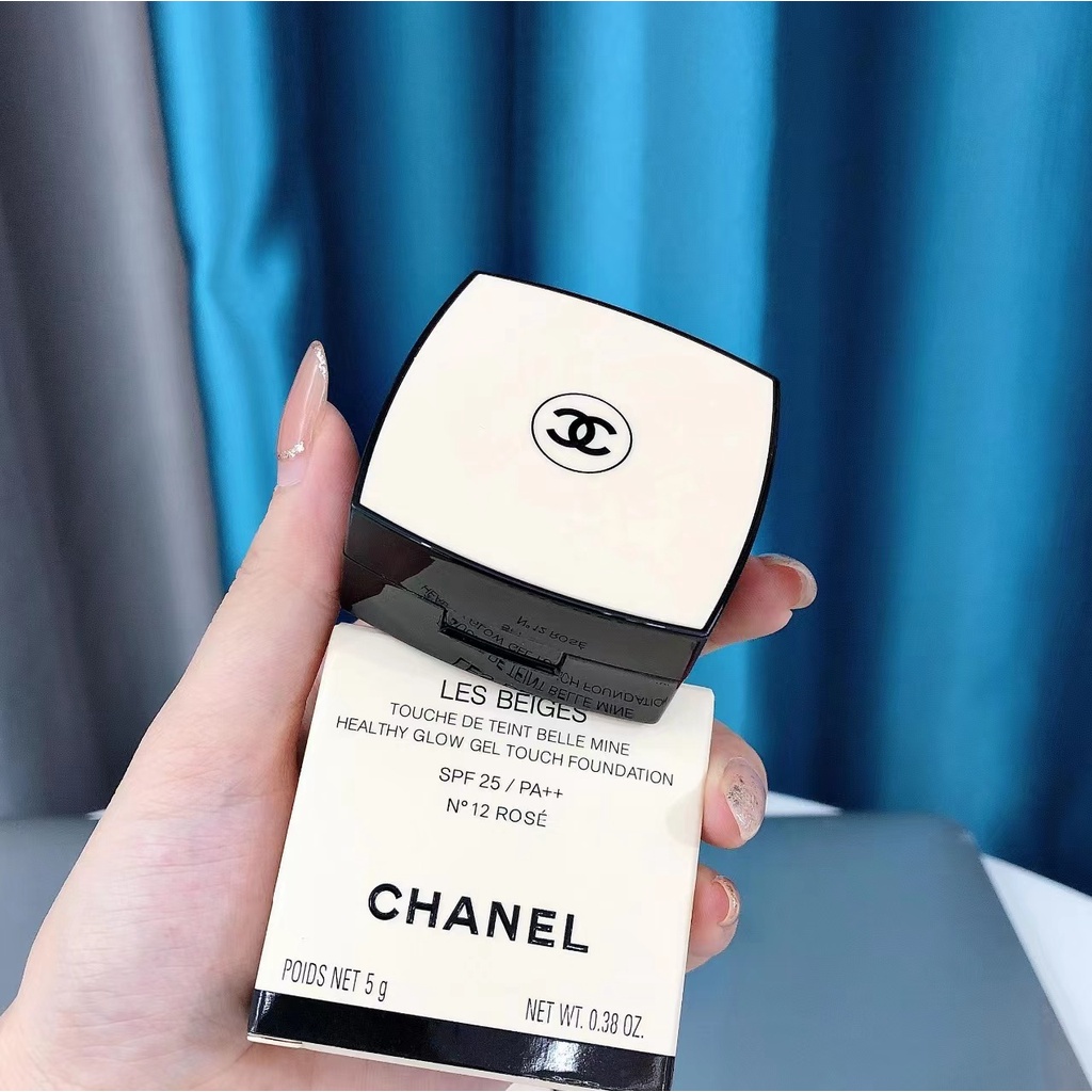 Chanel Les Beiges Healthy Glow Gel Touch Foundation SPF 25 - # 30 0.38 oz  Foundation 