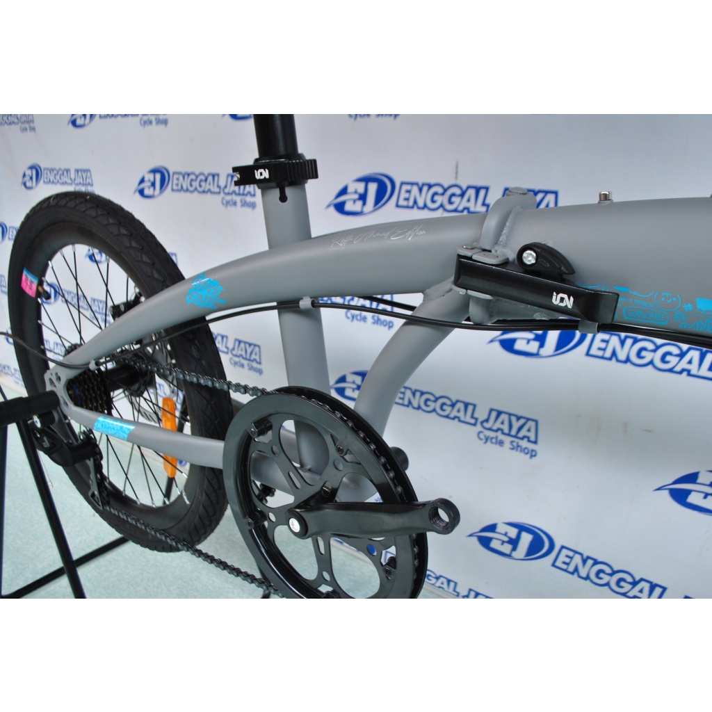 Jual Sepeda Lipat SELI Element Police Milan Rans 20 Inch Raffi Achmad ...