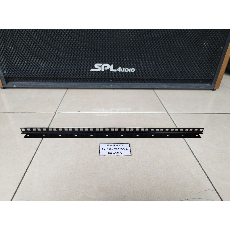 Jual SIKU BESI LIS RELL LUBANG RAK HARDCASE 12U | Shopee Indonesia