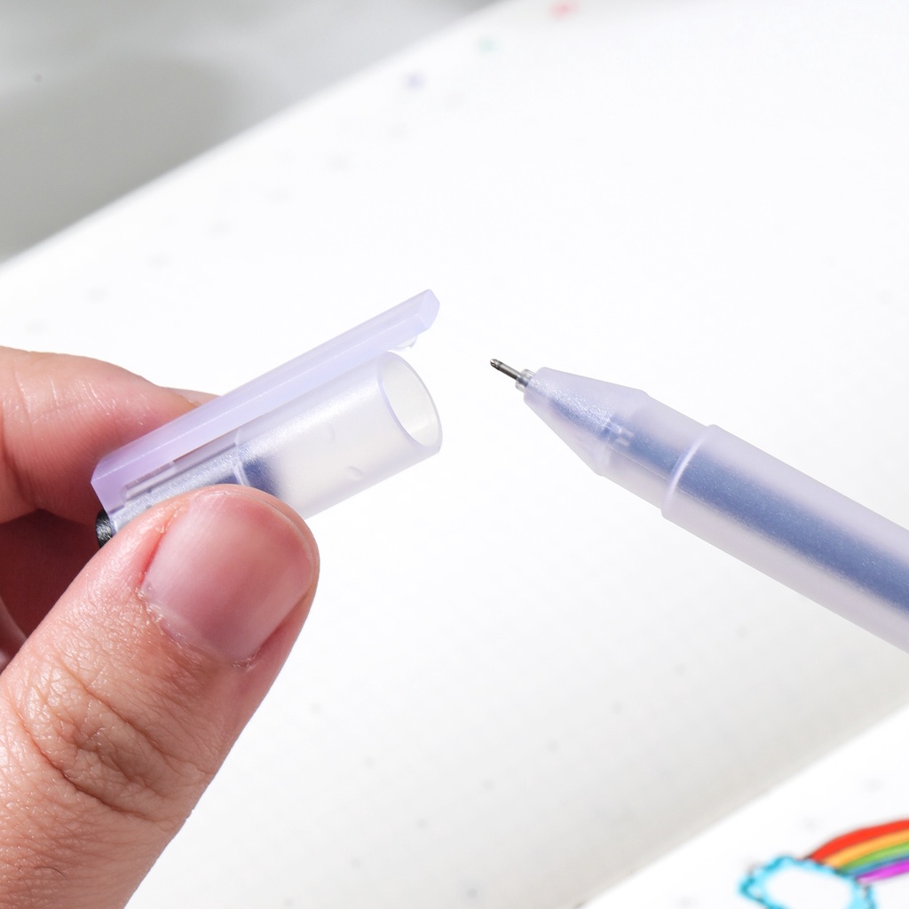 Deli Gel Pen / Pulpen Gel 0.5mm Kapasitas Tinta 800 Meter Penulisan Halus EG67 12 pcs (7)