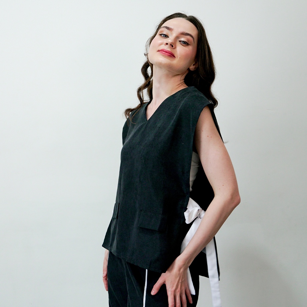 Jual LIFE AT MANNANA x Meira Vest Rompi Wanita Women Gaia Hitam Black ...