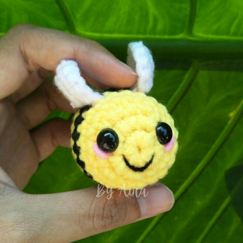 Jual Bee Crochet Amigurumi Keychain / Gantungan Kunci Rajut Bentuk ...