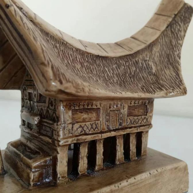 Jual miniatur rumah adat Tongkonan Tana Toraja Shopee Indonesia