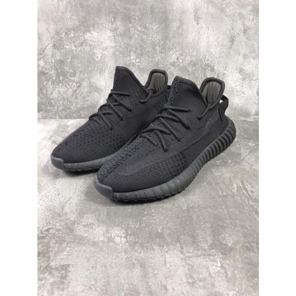 Sepatu nike hotsell yeezy hitam