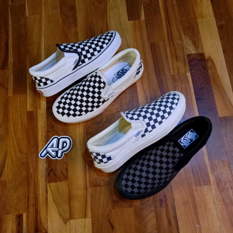 Vans slip on hot sale mono black