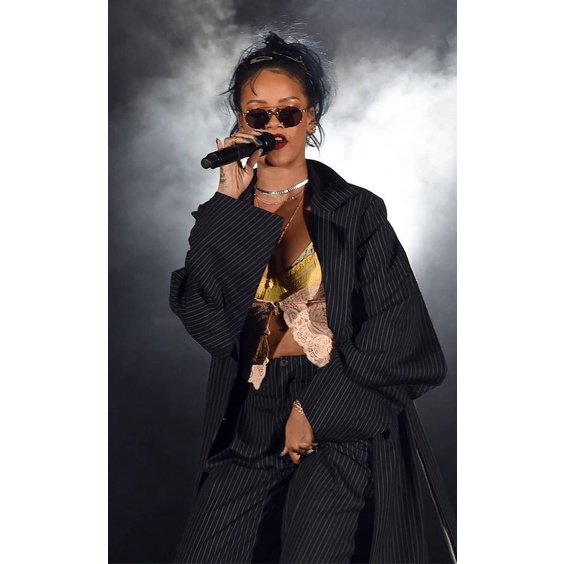 Jual POSTER DINDING RIHANNA (BISA CUSTOM GAMBAR) | Shopee Indonesia