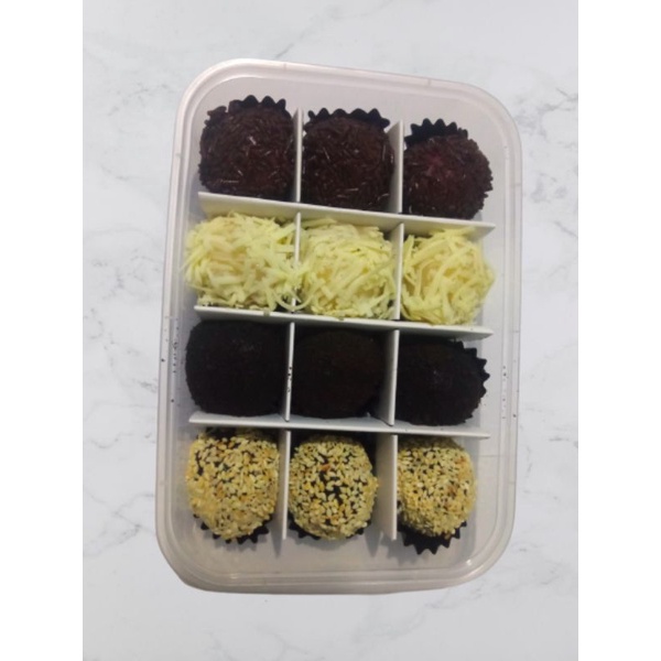 Jual Mochi full topping keju, messes, oreo, wijen isi 12 pcs | Shopee ...