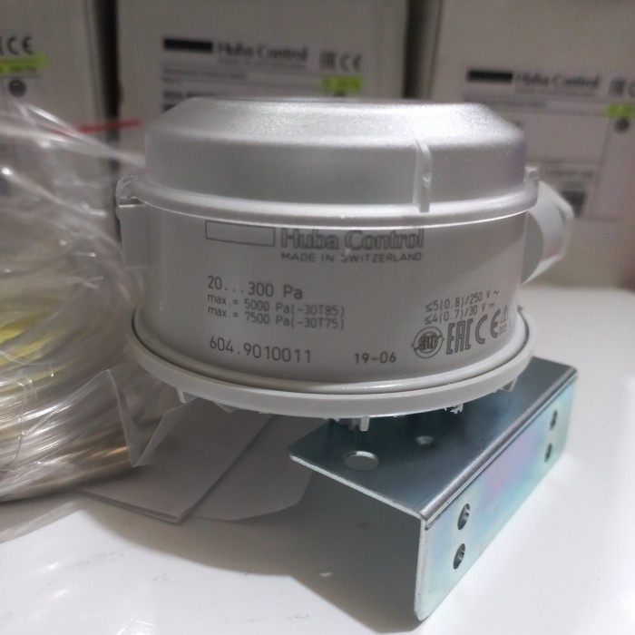 Jual Huba Control Differential Pressure Switch 604.9010011 Original