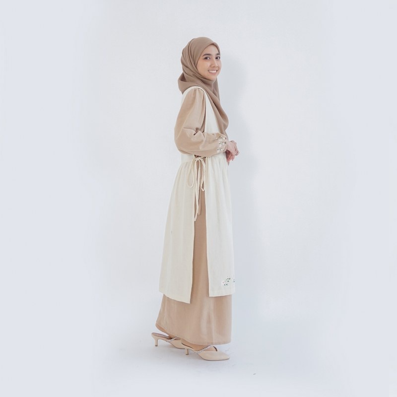 Jual LIFE AT MANNANA Vest Rompi Serene Dama Putih Broken White | Shopee ...