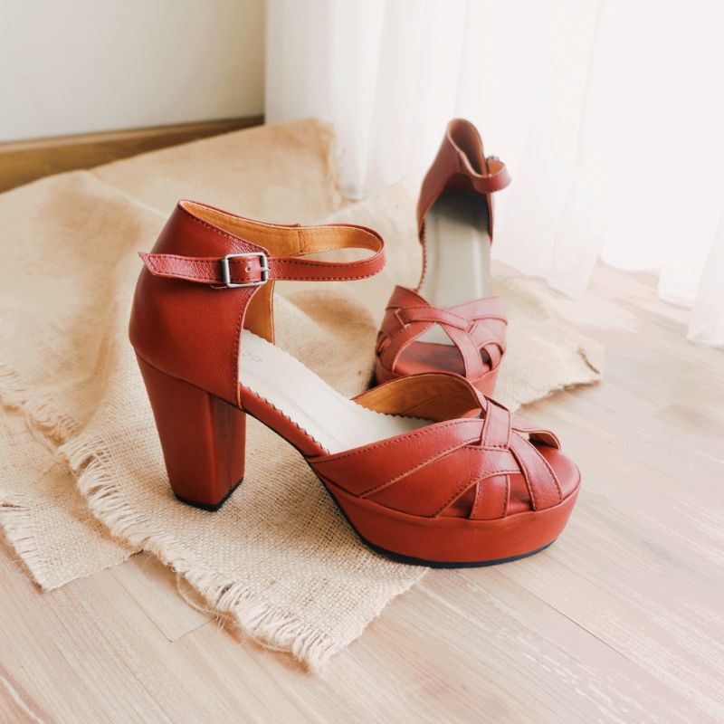 Jual Nadine Platform - Sepatu Heel Kulit - Gloeshoes Leather | Shopee ...
