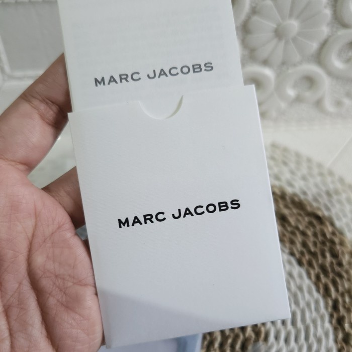 Jual Lanyard Gantungan Name Tag Marc Jacobs Original | Shopee Indonesia