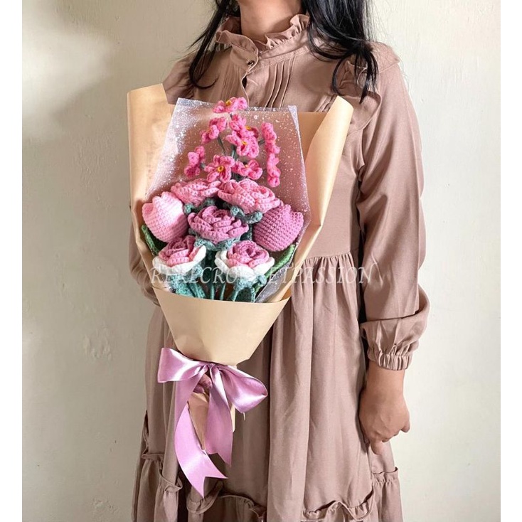 Jual crochet rose bouquet buket bunga rajut mawar | Shopee Indonesia