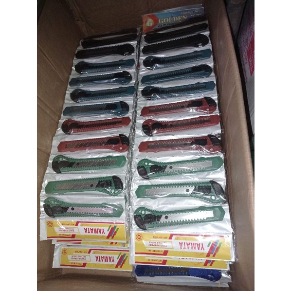 Jual (12pcs) Cutter Besar Yamata Doff Renteng Warna-Warni Murah Tajam ...