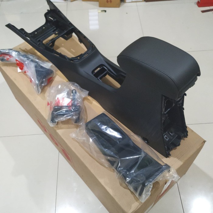 Jual SGP ARMREST CENTER CONSOLE XL7 ALL NEW ERTIGA SUZUKI GENUINE BLACK