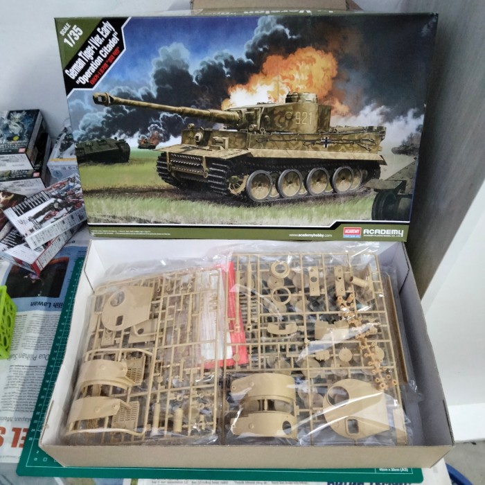 Airfix A1354 Tiger I 'Early Version' 1:35 | Mischa's Model Outlet