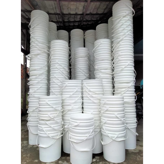 Jual 66 Ember Bekas Cat 25kg Pail Plastik Bekas Cat 25kg Ember Polos 25 Kg Shopee Indonesia 3781