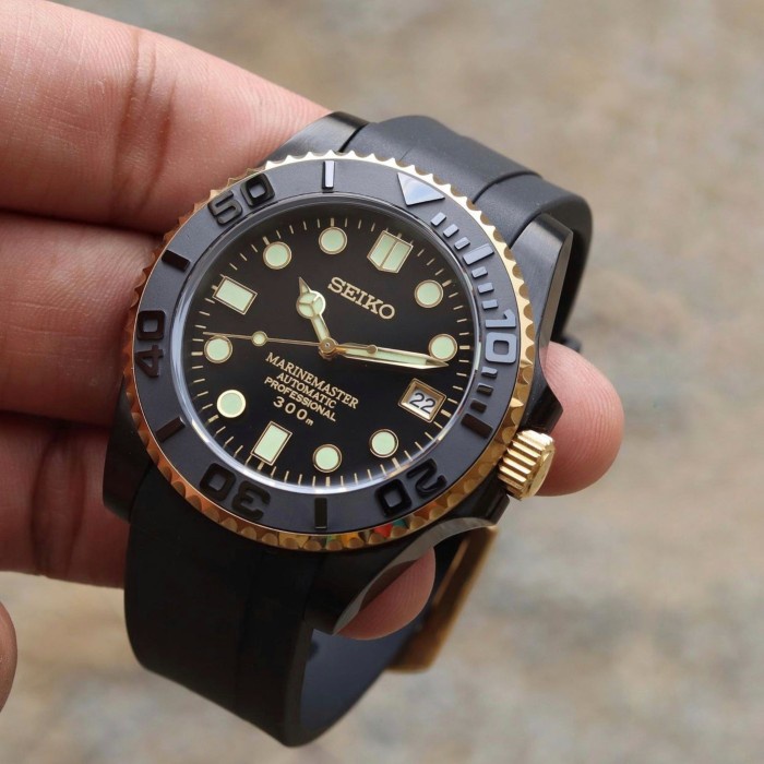 Black and gold seiko