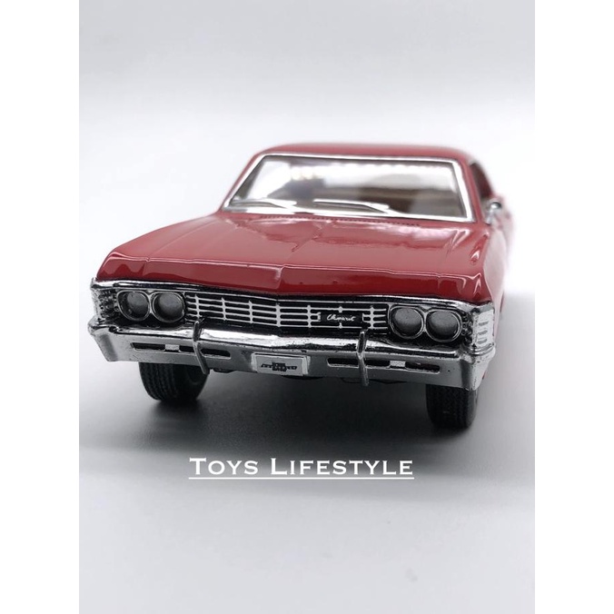 Kinsmart Chevrolet Impala 1967 Pullback-Modellauto 1:36 – Mit Rückzugmotor & Metallkarosserie