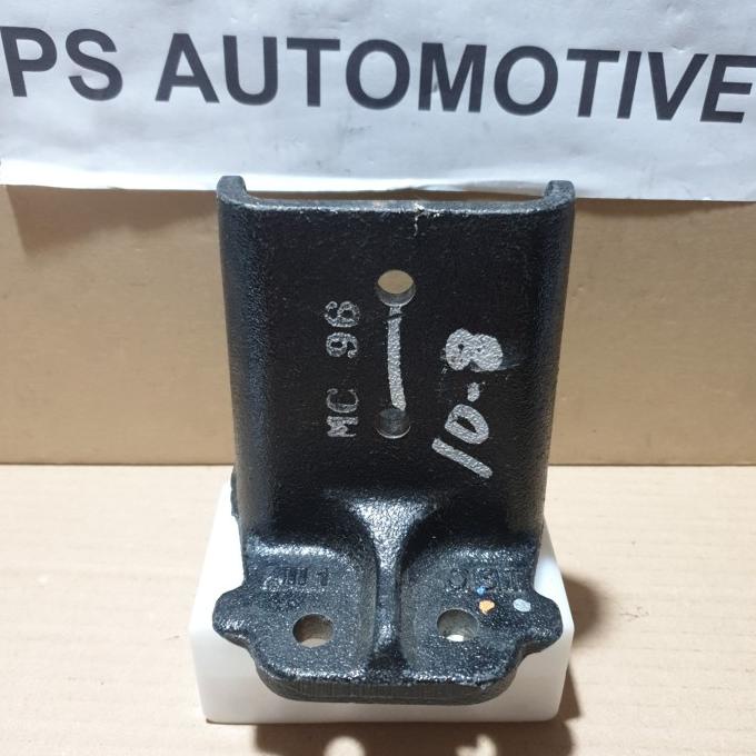 Jual HANGER HELPER BELAKANG MITSUBISHI CANTER RH ORIGINAL MC122996 ...