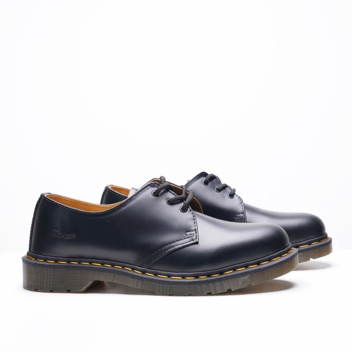 Jual Terlaris Docmart Boots Dr. Martens 1461 Low Black Smooth | Shopee ...