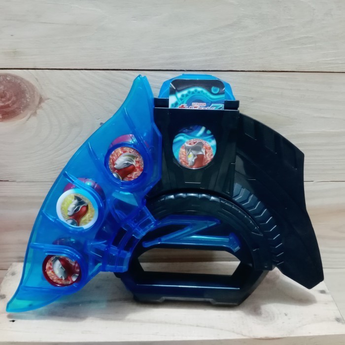 Jual TOP recast kw bandai ultraman z dx ultra z riser plus z coin ...